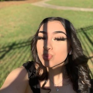 Meet your Posher, Maria